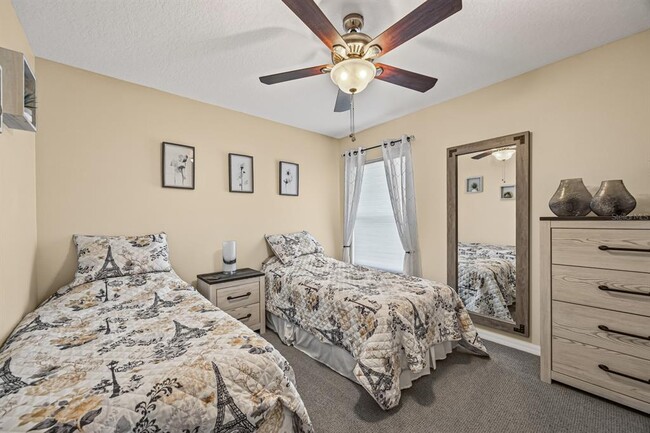 Building Photo - 324 Bonville Dr