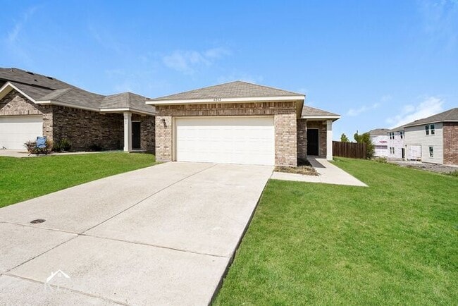 Building Photo - 6202 Old Bridge Way