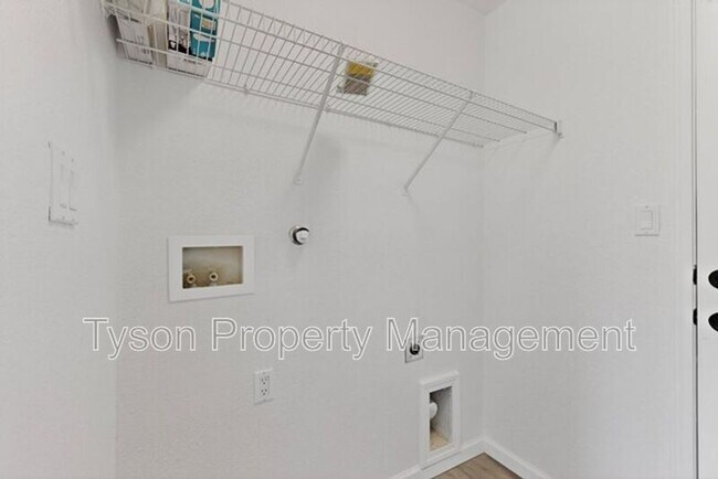 Building Photo - 10339 Vendaval Ave NW