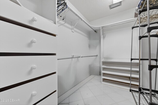 Building Photo - 915 Ocean Shore Blvd