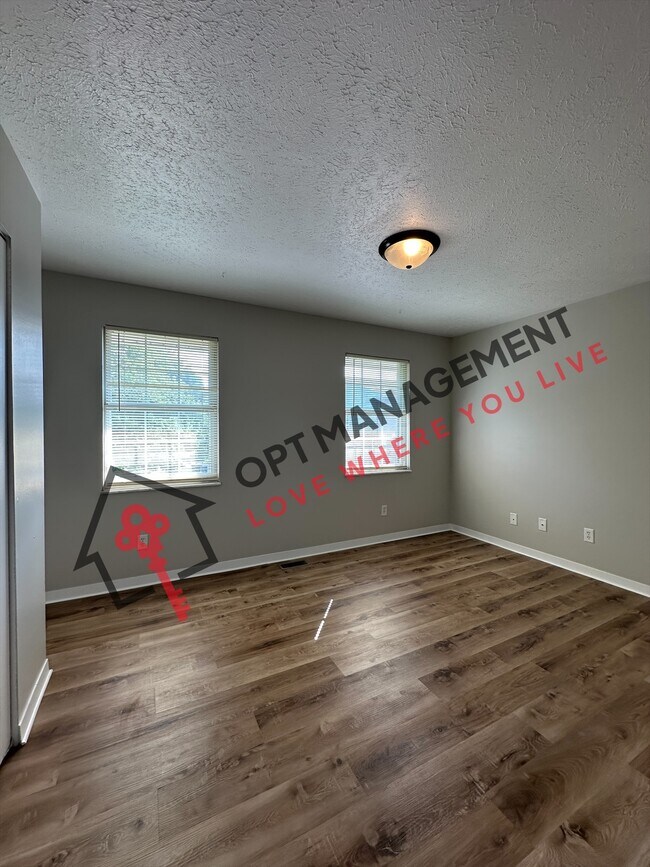 Building Photo - 1406 Sunset Dr