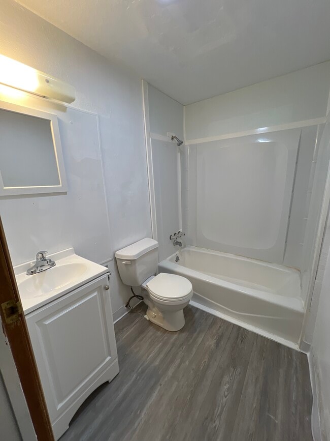 Building Photo - 3901-3912 12th St SW