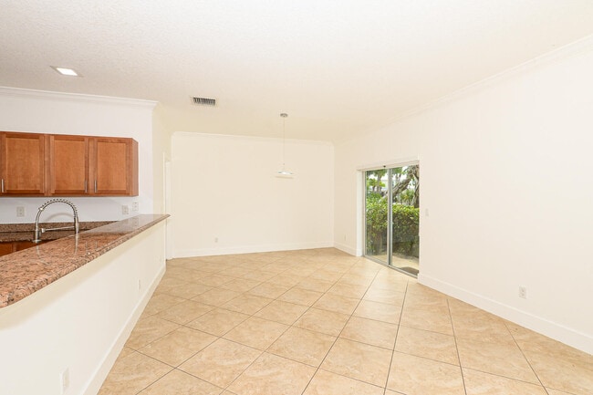 Building Photo - 3929 Sabal Way