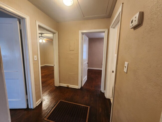 Building Photo - 3 Bedroom 1 Bath home in Midtown Columbus