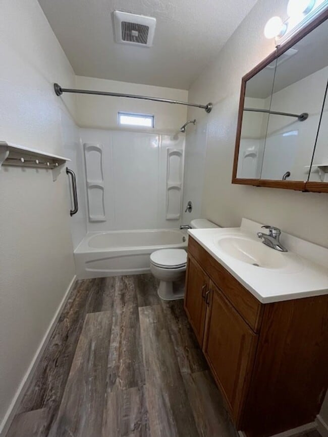 Building Photo - Pine Creek Village, Bishop, CA