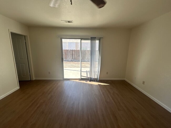 Building Photo - 1589 Joett Dr