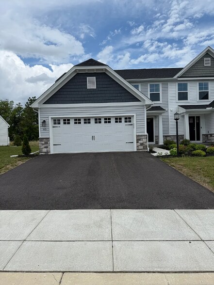 Building Photo - 83 Long Bnd Dr