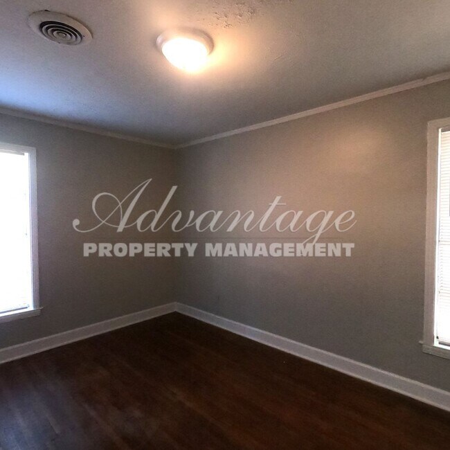 Building Photo - Come see this Newly Renovated 2 Bedroom Ho...
