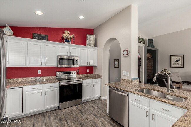 Building Photo - 16325 W Paradise Ln