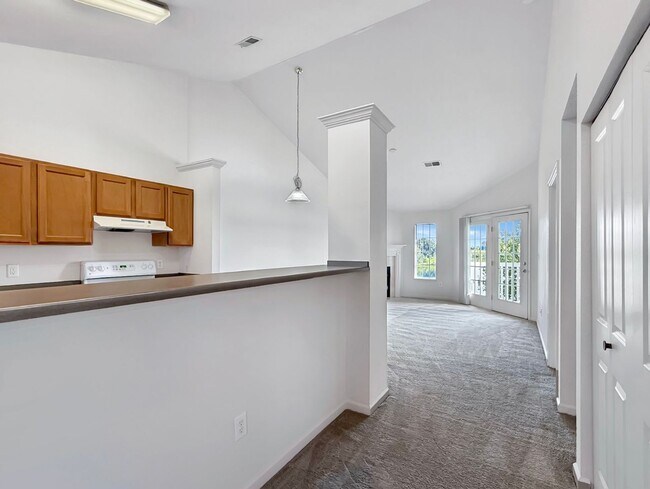 Building Photo - Luxurious Lakeside Living: Spacious 2-Bedr...