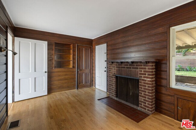 Building Photo - 3815 Franklin Ave