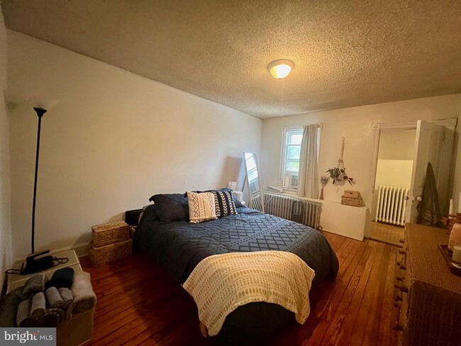 Building Photo - 1507 W 14th St