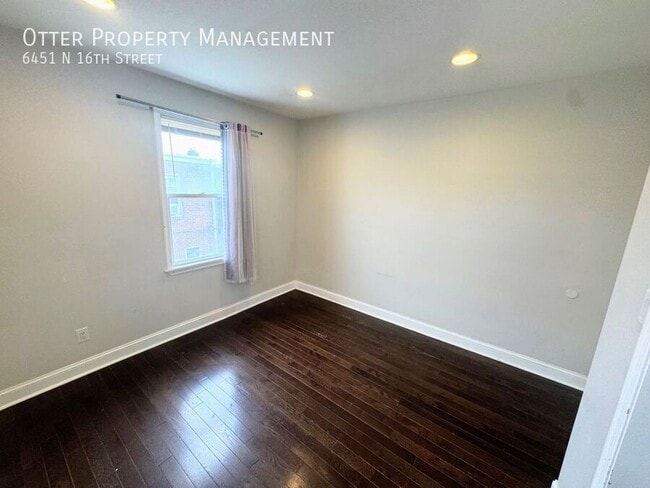 Building Photo - 6451 N 16th St