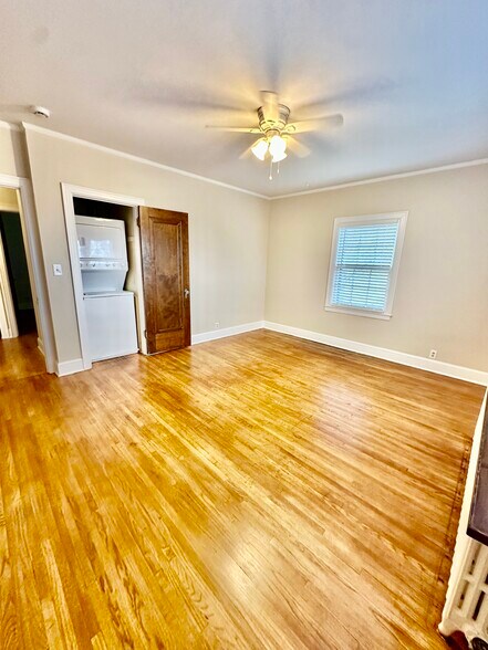 Building Photo - 3540 Irving Ave S