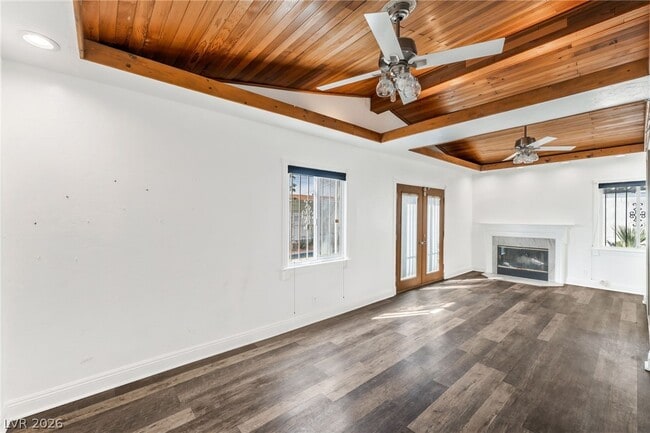 Building Photo - 1828 Hassett Ave