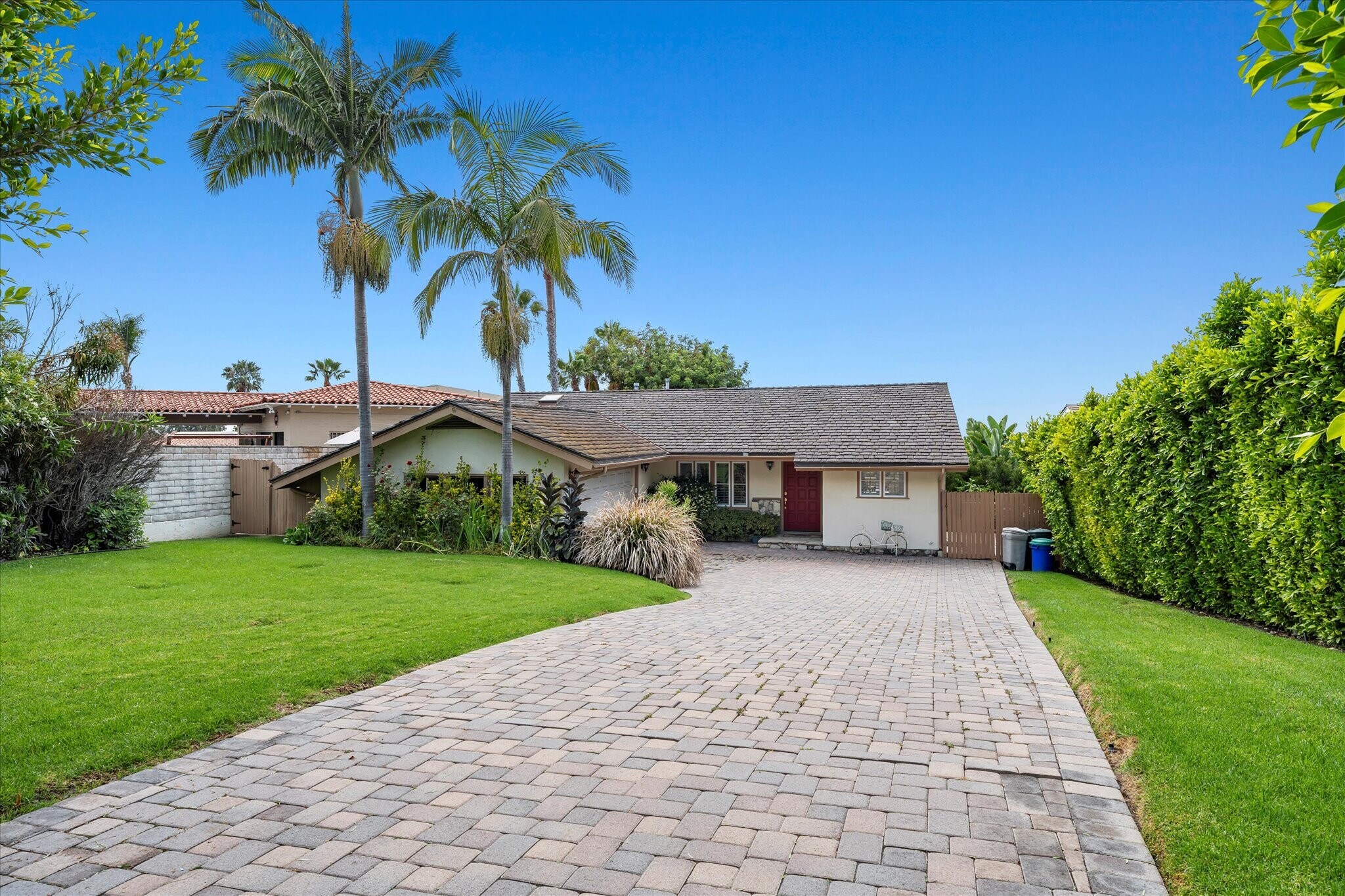 Building Photo - 2129 Palos Verdes Dr W