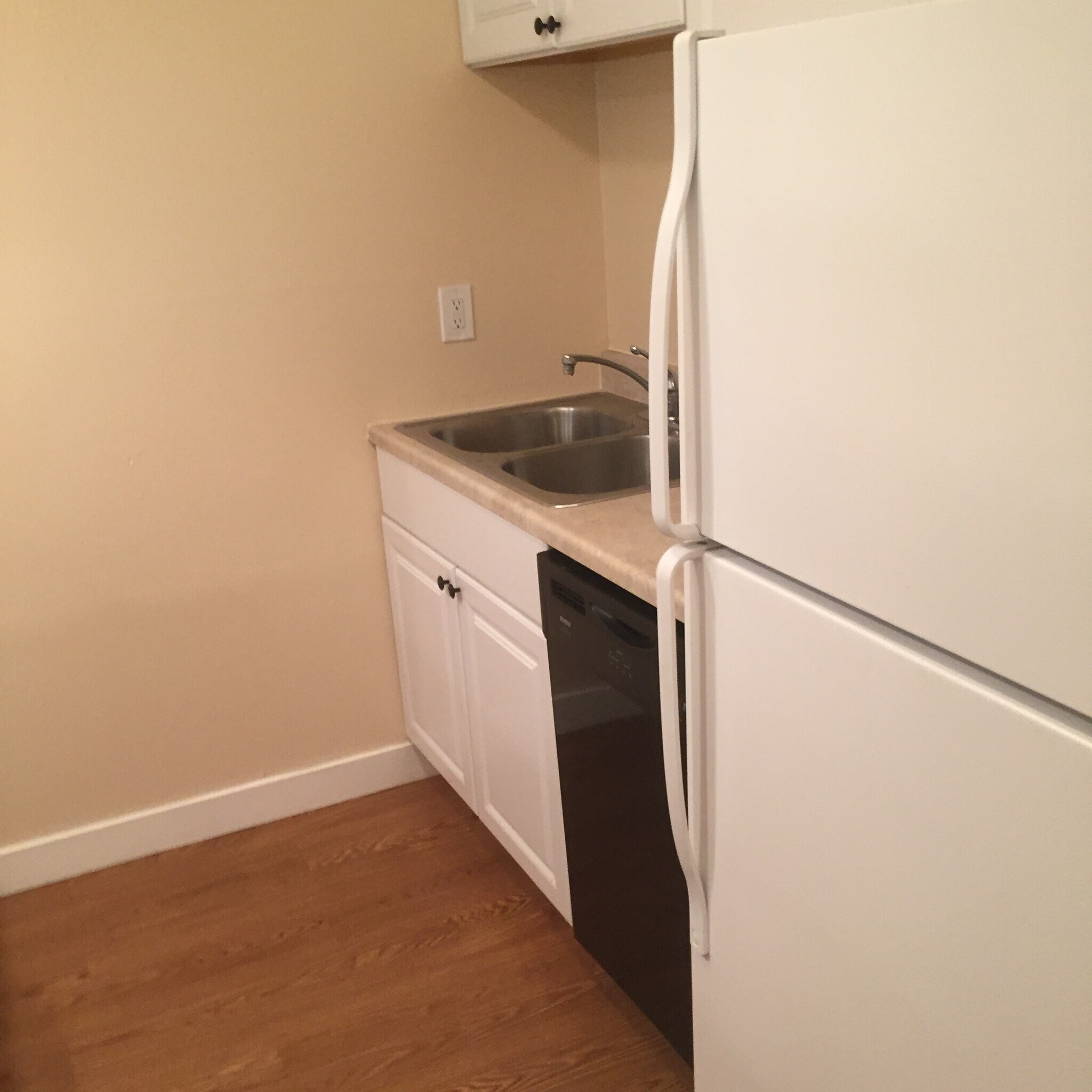 Kitchen - 2707 Valmont Rd Apt 107D