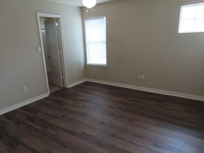 Building Photo - 4107 McFarland Dr