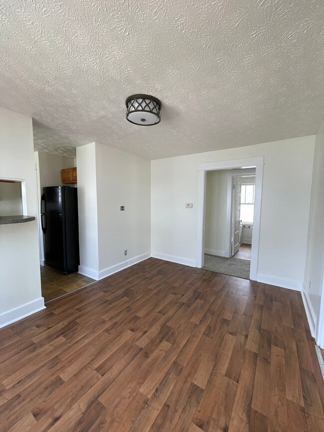 Building Photo - 1226 Edward Dr