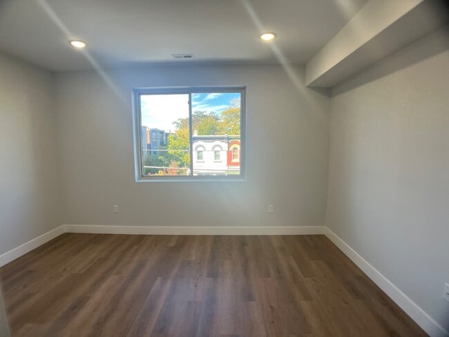 Building Photo - 3215 N 13th St