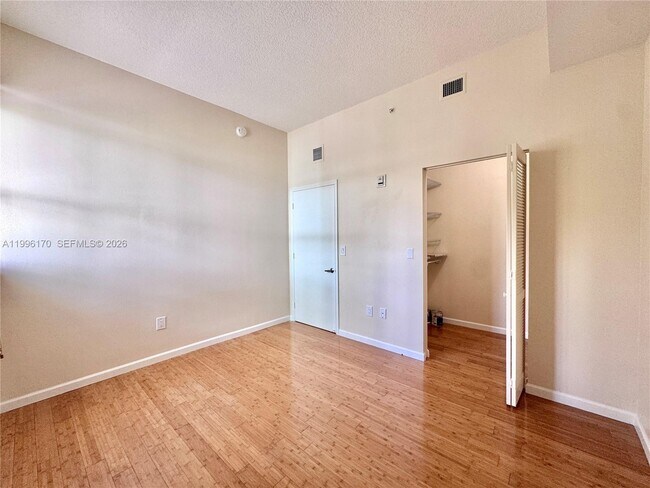 Building Photo - 5970 Indian Creek Dr