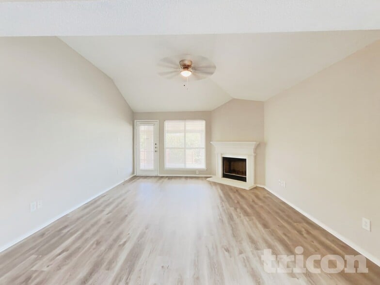 Building Photo - 2745 Castro Ln