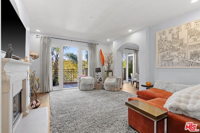 Building Photo - 137 S Spalding Dr