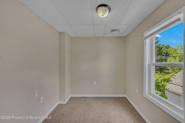 Building Photo - 538 River St