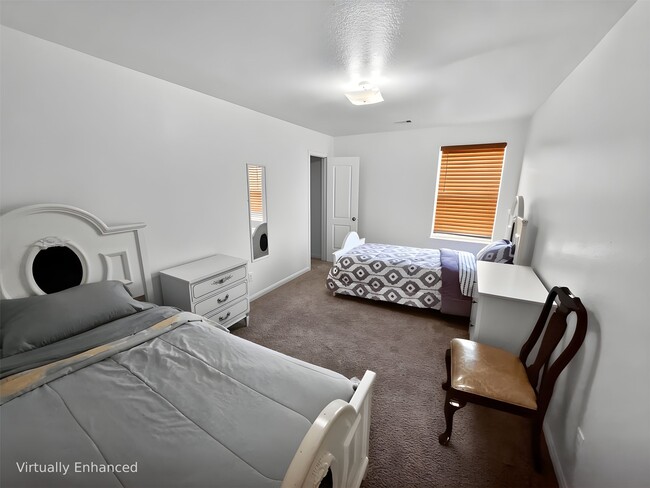 Building Photo - 5127 Oak Briar Ln