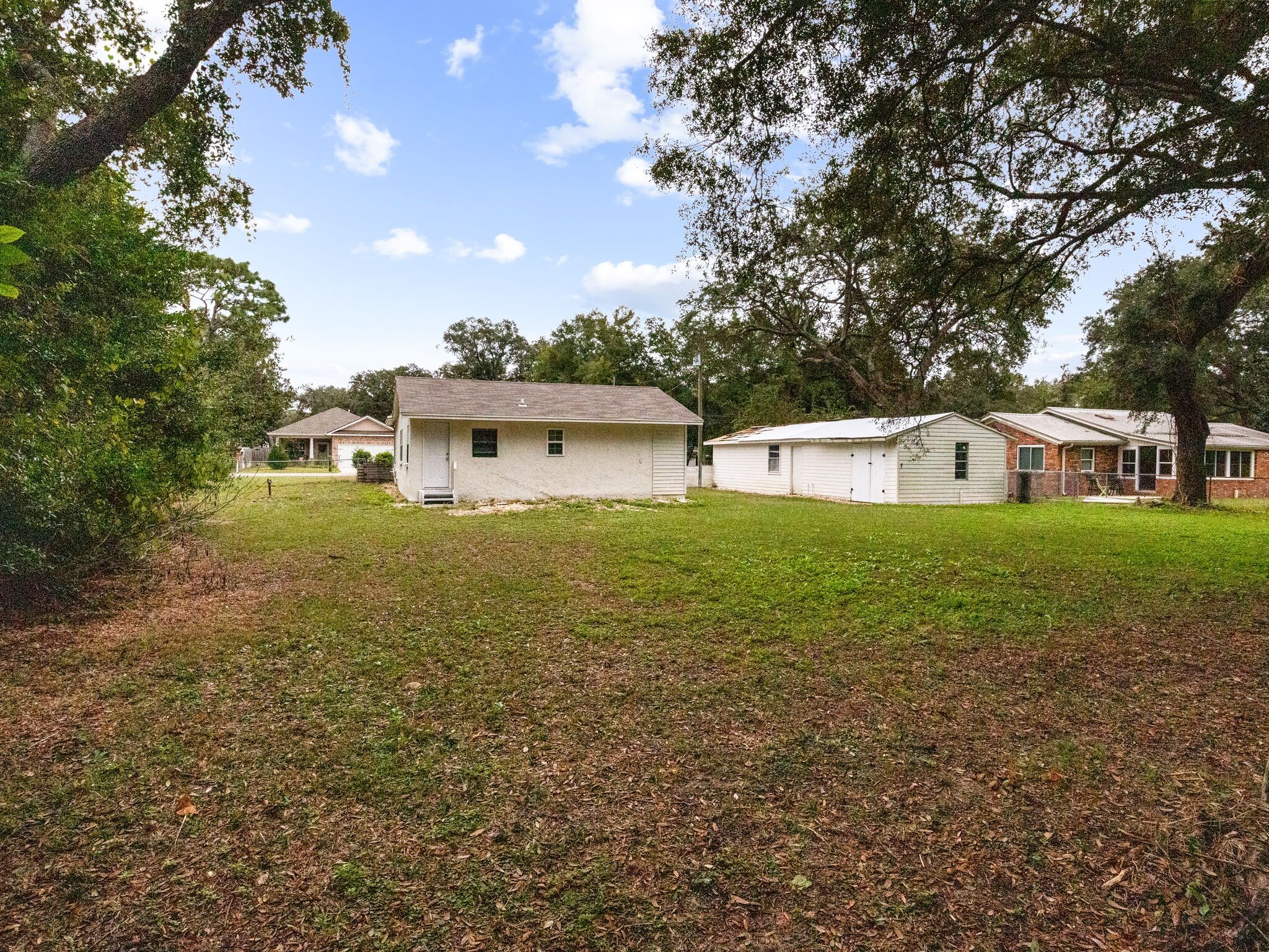 Building Photo - 1572 Cedar St