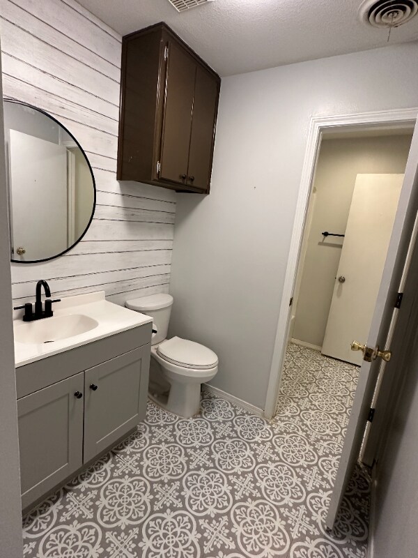 Building Photo - 611 Butterfield Trail