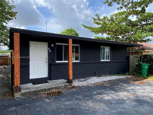 Primary Photo - 6132 SW 39th St