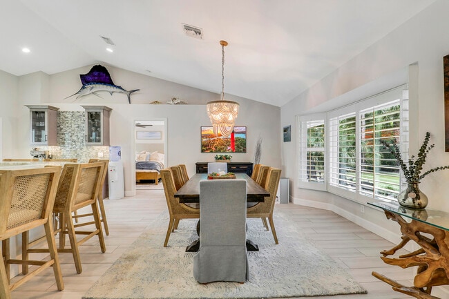 Building Photo - 15866 Alexander Run