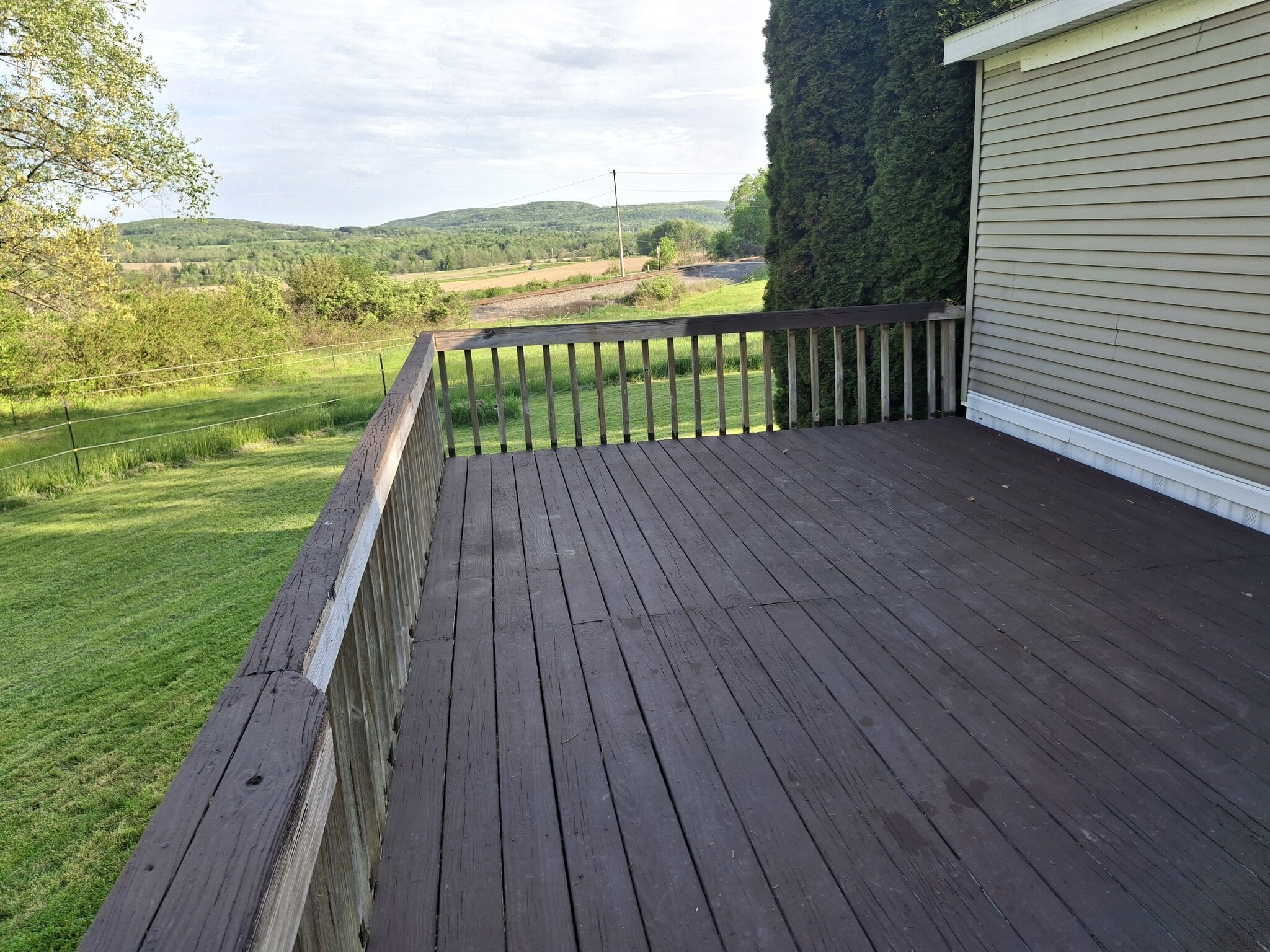 back deck - 3361 Coykendall Rd