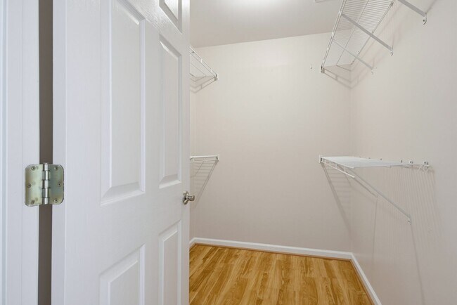 Building Photo - 645 Riva Ridge Rd