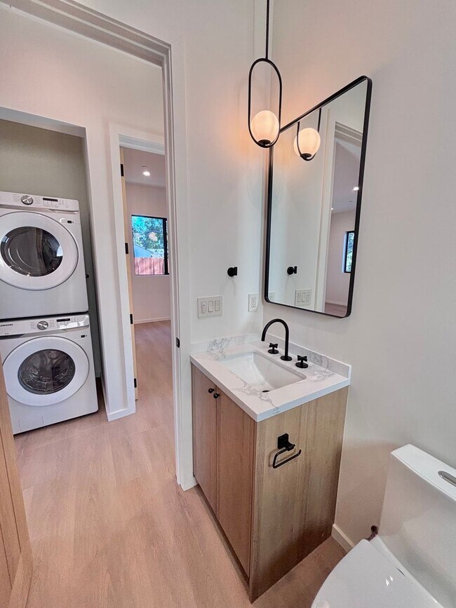 Building Photo - 17852 Saticoy St