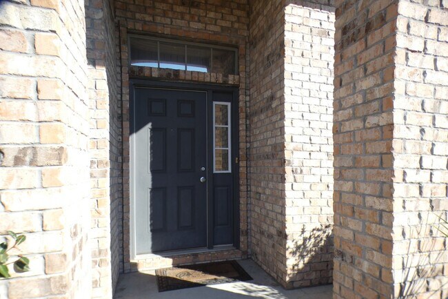 Building Photo - Spacious 4-Bedroom Home - Pace Mill Creek