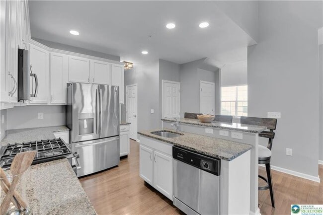 Building Photo - 4487 Cottonwood Dr