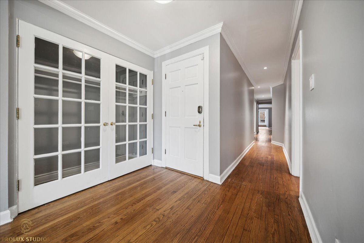 Apartment Entrance - 1433 N Dearborn St