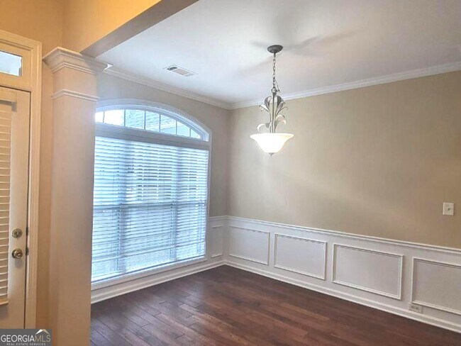 Building Photo - 2123 Worrall Hill Dr