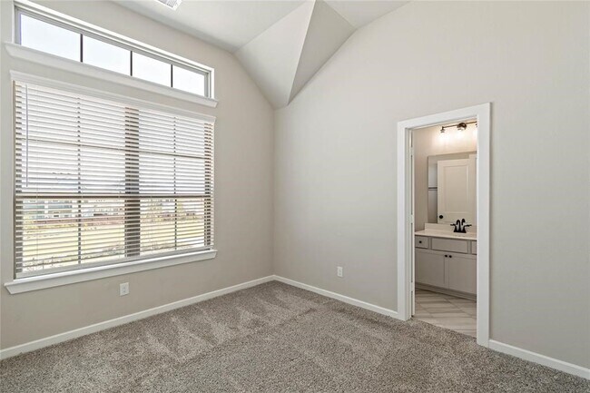 Building Photo - 4906 Carranza Ct