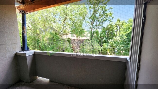 Building Photo - 4340 S Highland Dr