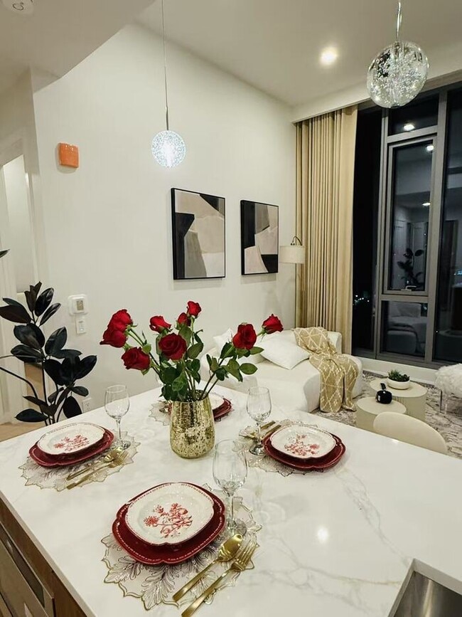 Building Photo - 35-32 Leavitt St