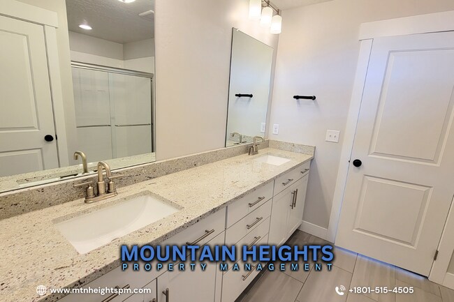 Building Photo - 2234 W Northridge Dr