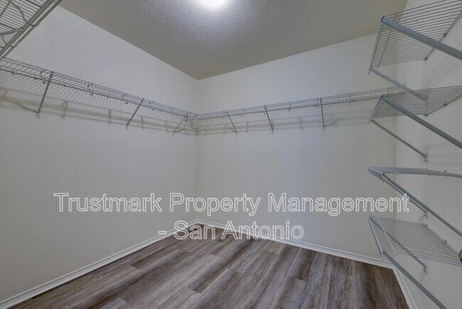 Building Photo - 10903 Dewlap Trail