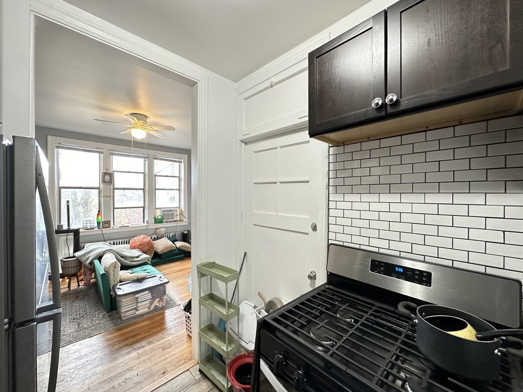 Building Photo - 1369 W Estes Ave