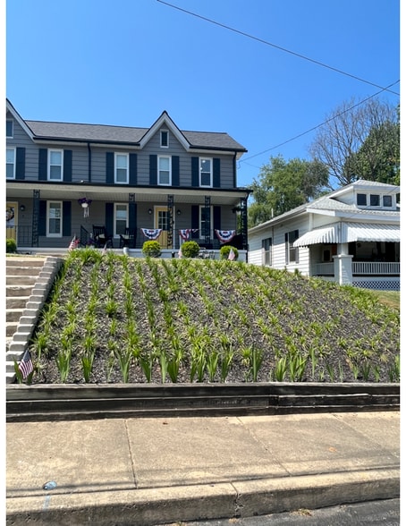 Street View of Front of House - 11 E Maple St