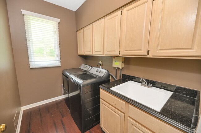 Building Photo - 4866 Riverchase Dr