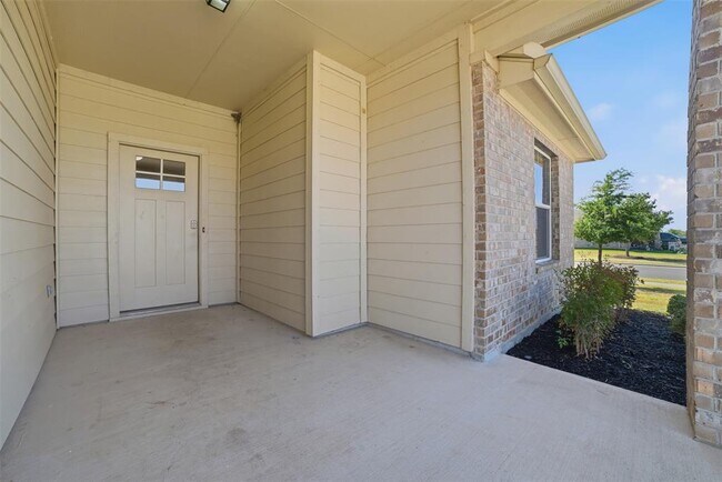 Building Photo - 600 Marimoor Dr