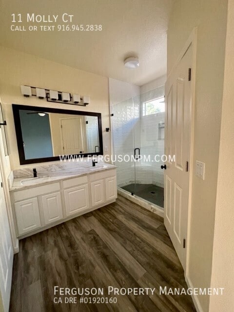 Building Photo - 11 Molly Ct